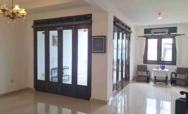 Rumah disewakan di Menteng Dalam 70 jt/thn