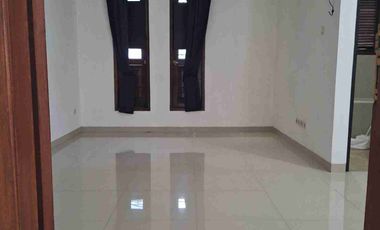Rumah disewakan di Menteng Dalam 70 jt/thn