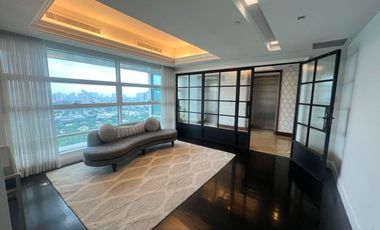 FOR SALE - Unit in Ayala Avenue, Brgy. Urdaneta, Makati City