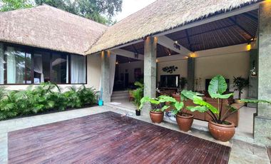 Tropical Villa Near Nyanyi Beach Buwit Canggu Badung Bali