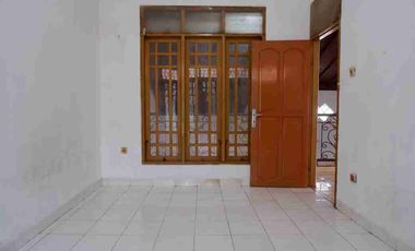 Rumah sewa 2 lantai dekat sekolah penabur dan al-azhar summarecon, diperumahan tityan kencana bekasi utara