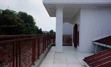 Rumah sewa 2 lantai dekat sekolah penabur dan al-azhar summarecon, diperumahan tityan kencana bekasi utara