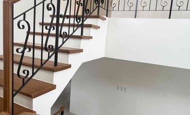 5 Bedroom House for Rent in Chateaux de Paris