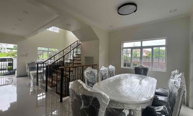 5 Bedroom House for Rent in Chateaux de Paris