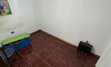 Casa Ampliada y Regularizada con Depto Interior, Cerro Navia.