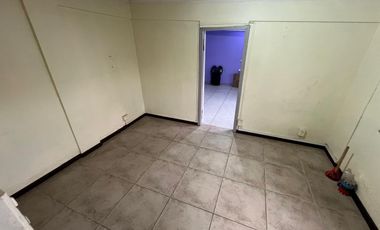Casa Ampliada y Regularizada con Depto Interior, Cerro Navia.