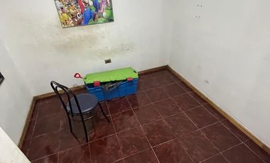 Casa Ampliada y Regularizada con Depto Interior, Cerro Navia.