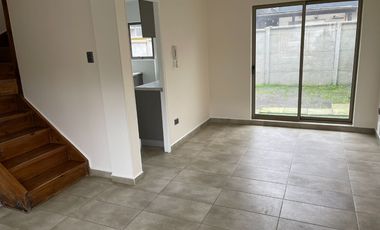 Casa de 3D en condominio cerca de Jumbo-Esay de Hualpen