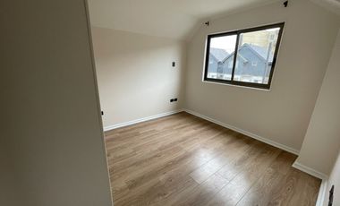 Casa de 3D en condominio cerca de Jumbo-Esay de Hualpen