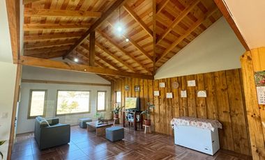 2,3 hectáreas Casa Nueva Parcela con Estero Todo Asfaltado.