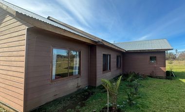 2,3 hectáreas Casa Nueva Parcela con Estero Todo Asfaltado.