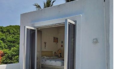 C101 En Venta casa 3 recamaras Alberca amplia Terreza en Ixtapa