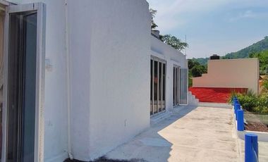C101 En Venta casa 3 recamaras Alberca amplia Terreza en Ixtapa