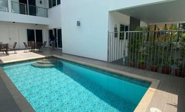 FOR RENT: MODERN FULLY FURNISHED HOME IN A FORBES CLASS SUBDIVISION