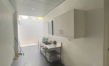 FOR RENT: MODERN FULLY FURNISHED HOME IN A FORBES CLASS SUBDIVISION