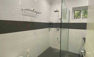 FOR RENT: MODERN FULLY FURNISHED HOME IN A FORBES CLASS SUBDIVISION