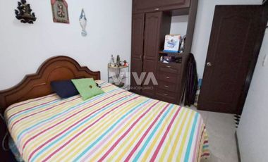 CASA CERCA AL CENTRO COMERCIAL AVENIDA