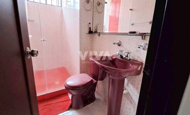 CASA CERCA AL CENTRO COMERCIAL AVENIDA