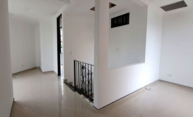 CASA ESQUINERA PARTE PLANA