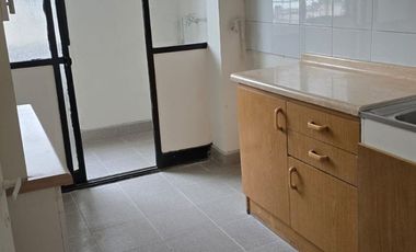Arriendo Ideal 🔑 1er Piso Remodelado con Patio y Estacionamiento – ¡Llegar y vivir!