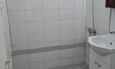 Arriendo Ideal 🔑 1er Piso Remodelado con Patio y Estacionamiento – ¡Llegar y vivir!