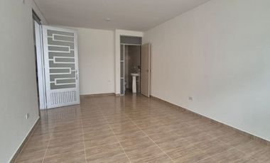 CASA DE UN NIVEL CERCA AL EXITO ESTRENAR