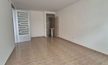 CASA DE UN NIVEL CERCA AL EXITO ESTRENAR