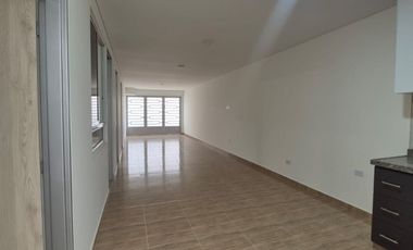 CASA DE UN NIVEL CERCA AL EXITO ESTRENAR