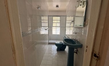 Casa en Venta en Av. Cuauhtémoc con 3 recamaras en planta baja a media calle de Muñoz. Ideal para consultorios.