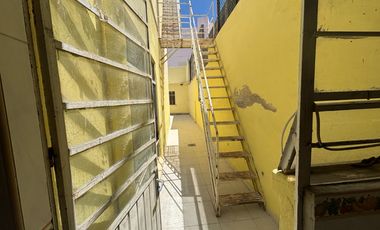 Casa en Venta en Av. Cuauhtémoc con 3 recamaras en planta baja a media calle de Muñoz. Ideal para consultorios.