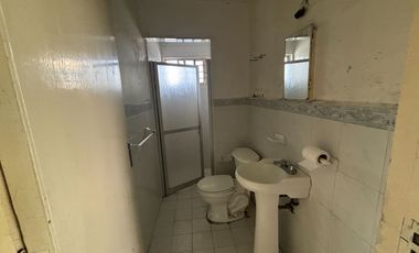 Casa en Venta en Av. Cuauhtémoc con 3 recamaras en planta baja a media calle de Muñoz. Ideal para consultorios.
