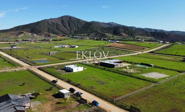 Parcela de 5.000 mts2, Con casa sin terminar