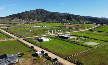 Parcela de 5.000 mts2, Con casa sin terminar