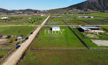 Parcela de 5.000 mts2, Con casa sin terminar