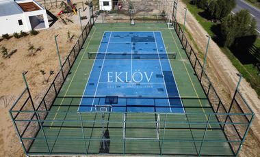 Parcela de 5.000 mts2, Con casa sin terminar