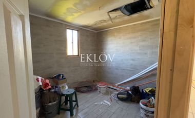 Parcela de 5.000 mts2, Con casa sin terminar