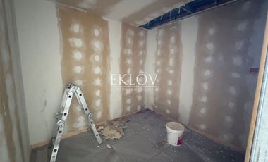 Parcela de 5.000 mts2, Con casa sin terminar