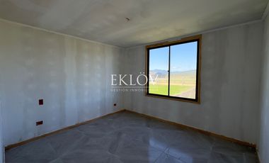 Parcela de 5.000 mts2, Con casa sin terminar