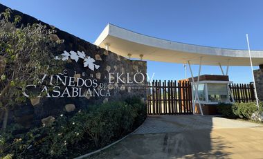 Parcela de 5.000 mts2, Con casa sin terminar