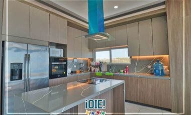 En Venta: Departamento Esquinero con Vista Al Mar en Manta