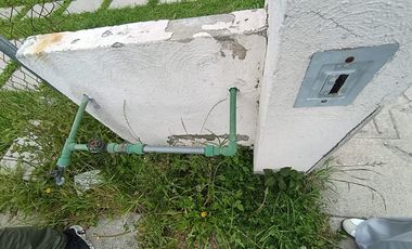 BONITA CASA EN ESQUINA