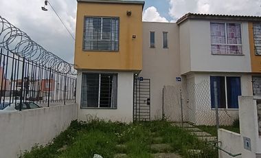 BONITA CASA EN ESQUINA