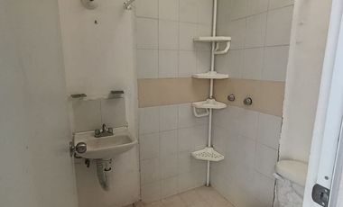 BONITA CASA EN ESQUINA