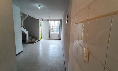 BONITA CASA EN ESQUINA