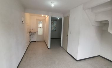 BONITA CASA EN ESQUINA