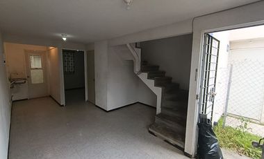 BONITA CASA EN ESQUINA