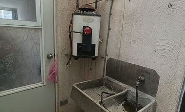 BONITA CASA EN ESQUINA