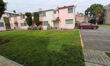 BONITA CASA EN PRIVADA Y EXCEENTE UBICACION