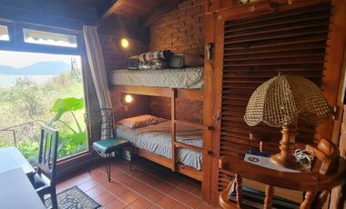 EXCLUSIVA CASA EN VENTA CON ACCESO AL LAGO.