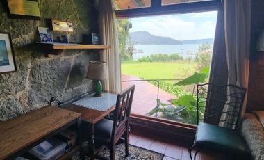 EXCLUSIVA CASA EN VENTA CON ACCESO AL LAGO.